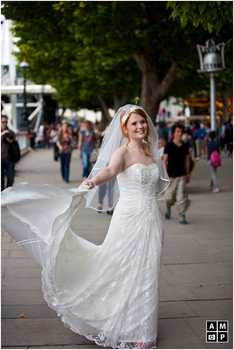 "Real-Bride-on-South-Bank-London"