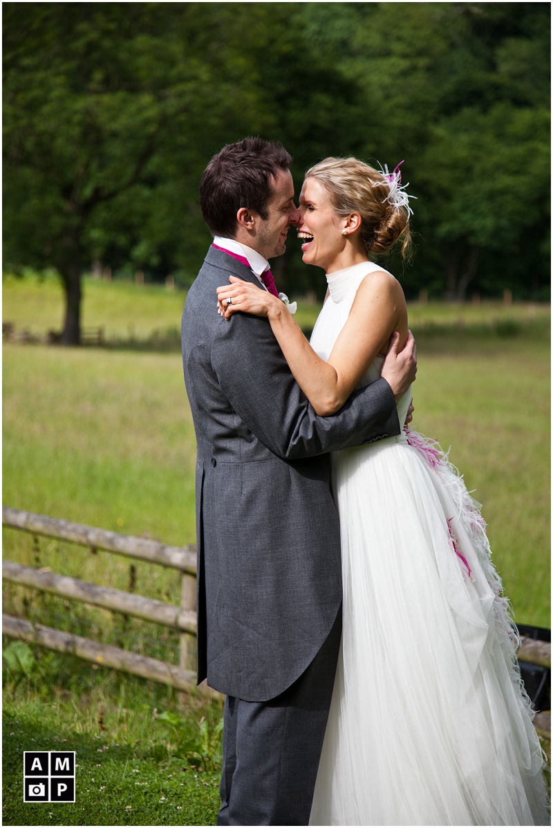 "relaxed-tipi-wedding-in-the-countryside"