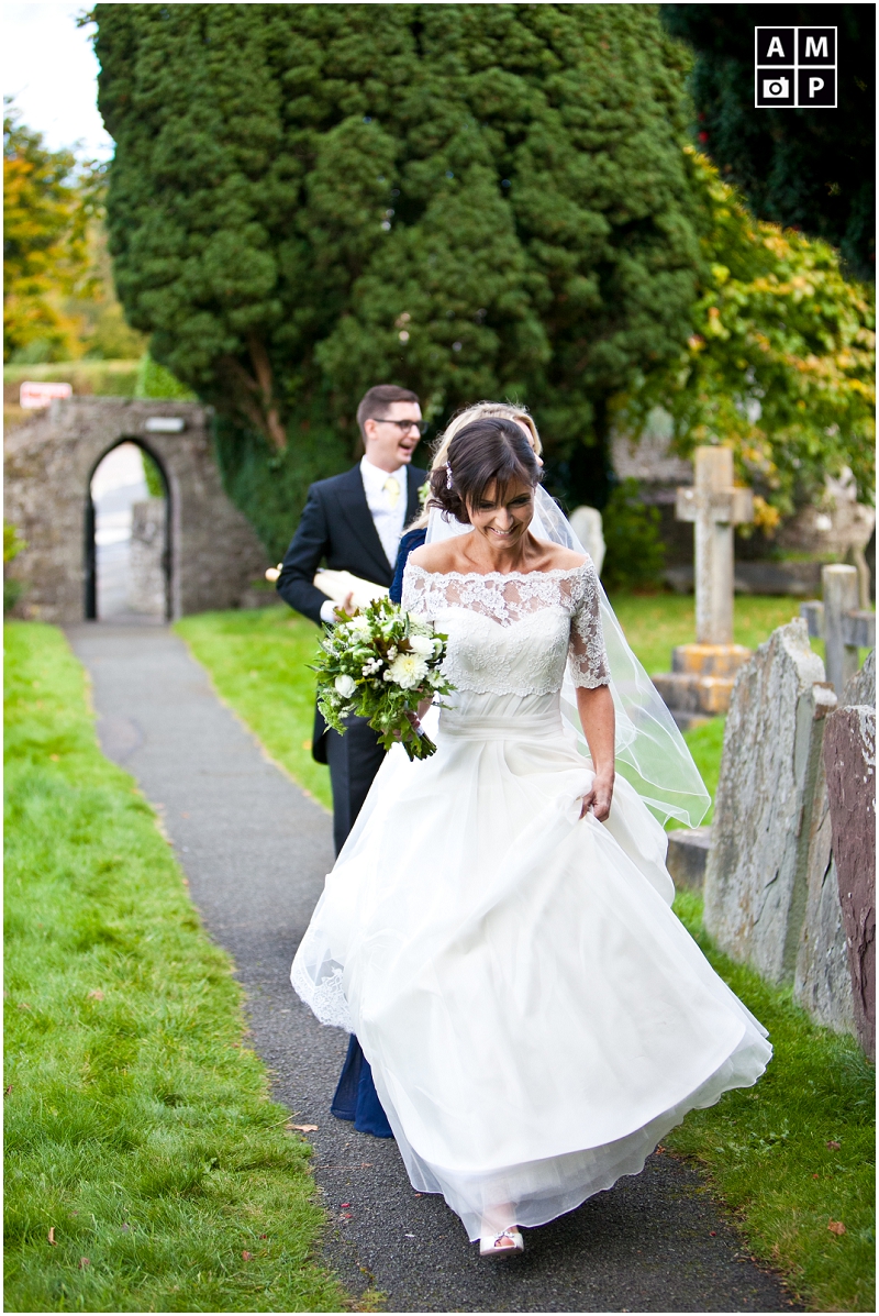 "bride-arriving-at-the-church"