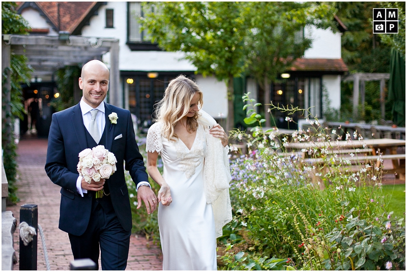 "Romantic-wedding-couple-photos-at-The-Olde-Bell-Hurley"
