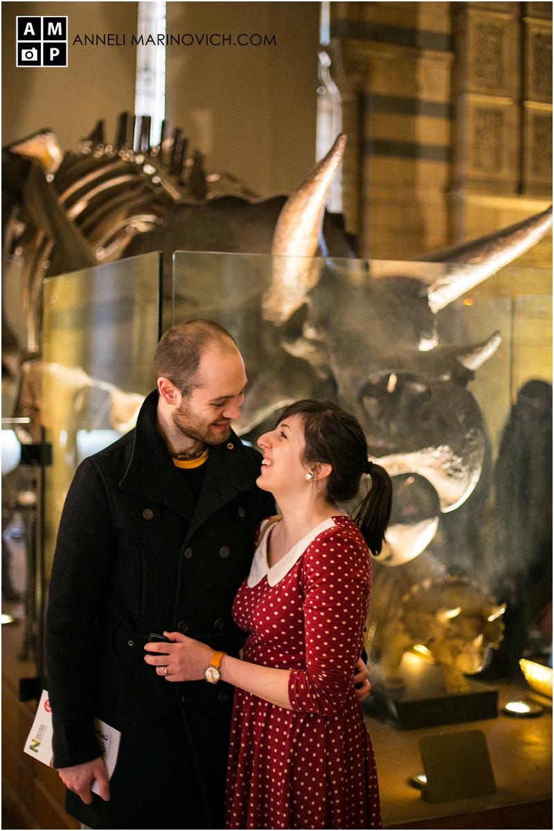 "Couple-shoot-in-Dinosaur-museum"