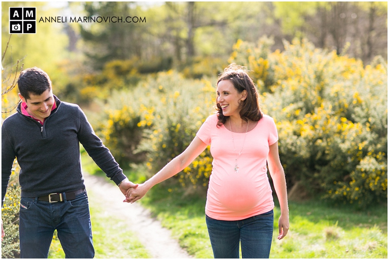"relaxed-outdoor-maternity-shoot"