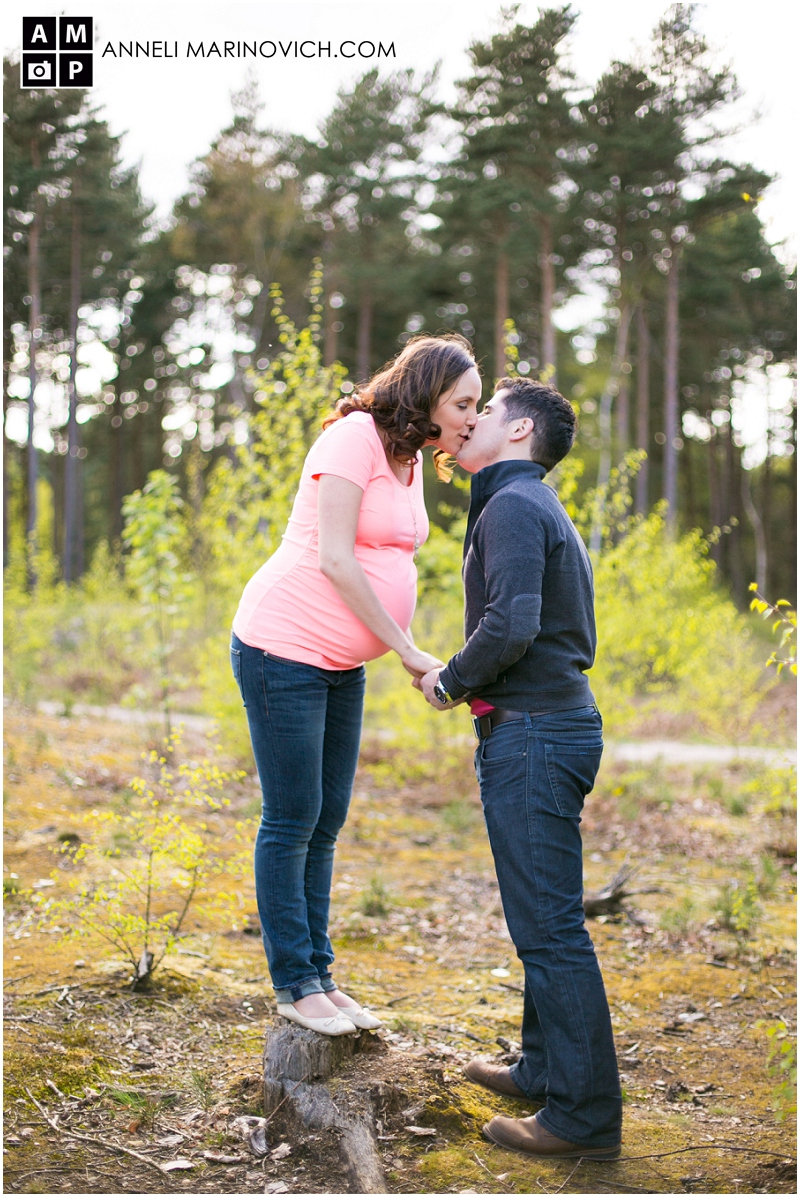 "pregnancy-shoot-in-a-forest"