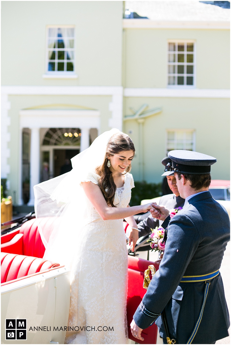 "Deer-Park-Hotel-Devon-wedding-with-a-vintage-wedding-car"