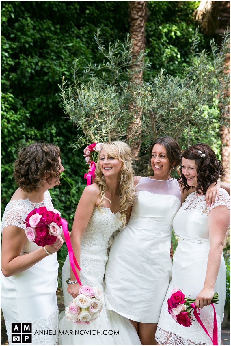 "hampton-court-house-bride-with-bridesmaids"
