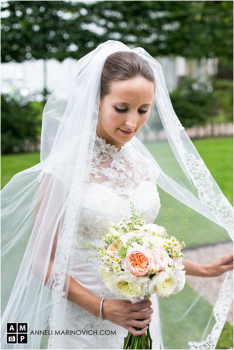 "gorgeous-bride-in-lace-veil"