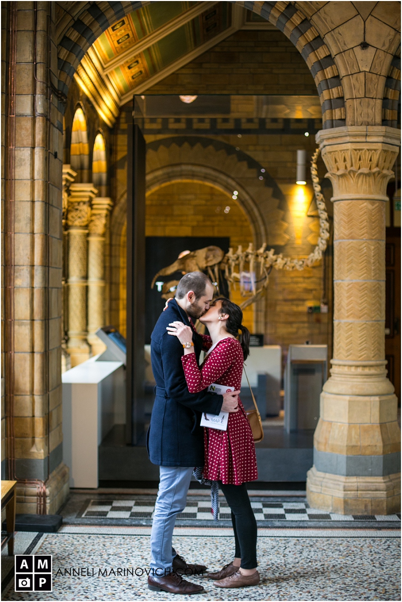 "The-Natural-History-Museum-engagement-shoot"
