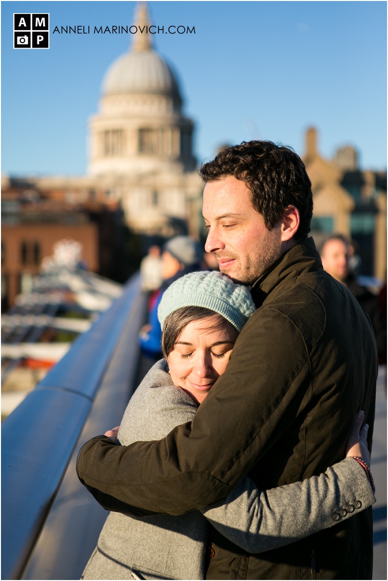 "Millennium-Bridge-London-couple-photos"