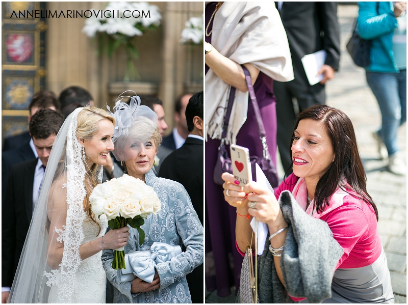 "bride-with-mother-at-Prague-wedding"