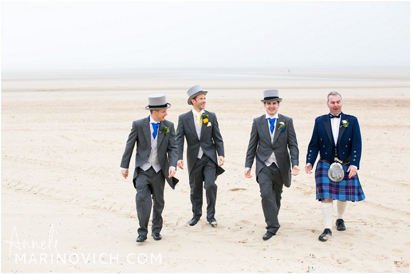 "The-Gallivant-wedding-party-on-the-beach"