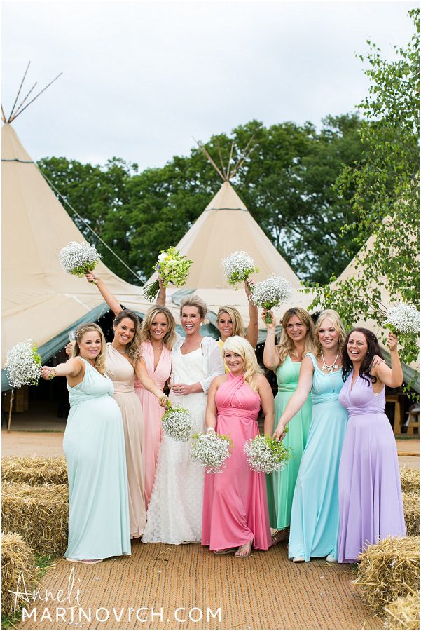 "tipi-bride-with-bridesmaids"