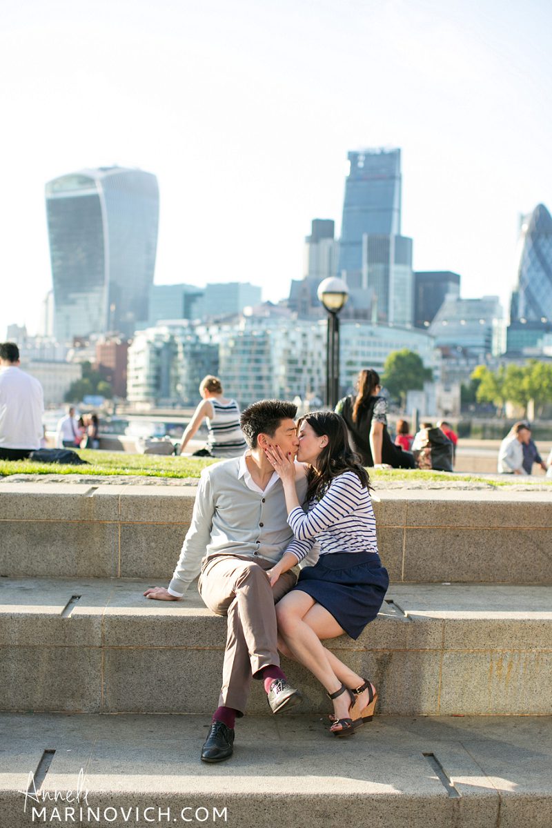 "Tower-Bridge-London-Couple-Shoot-Anneli-Marinovich-Photography-24"
