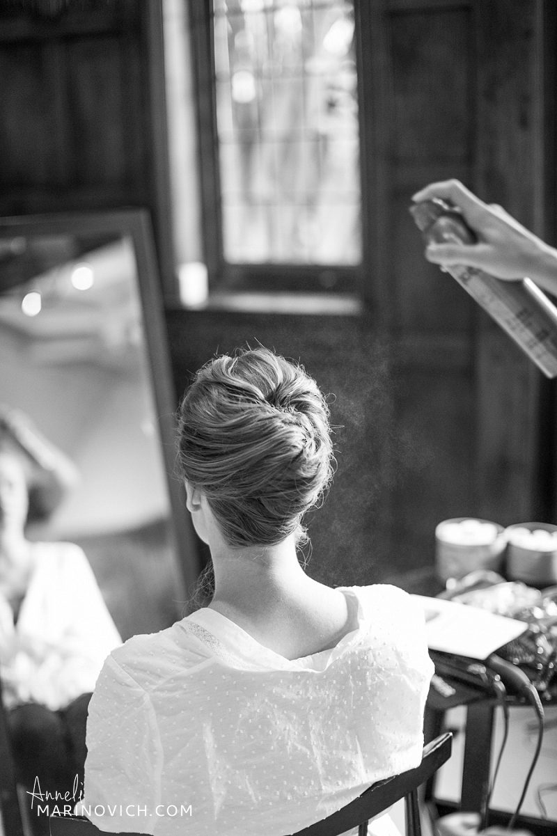 "Natural-bridal-preparation-photography"