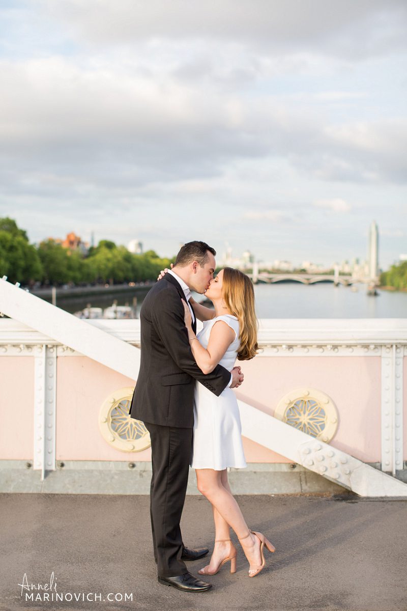 "Romantic-Albert-Bridge-sunset-engagement-session-Anneli-Marinovich-Photography-45"