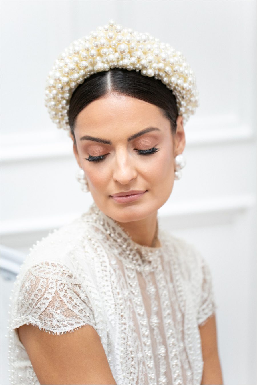 Pearl headband for a modern bride